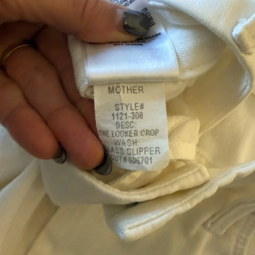 MOTHER The Looker White Cropped Jeans - Picture 5 of 8